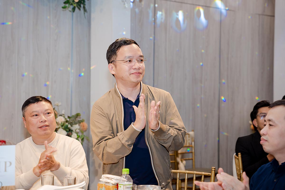 CEO Mai Văn Tiến tại Gala Year End Party của ABSim