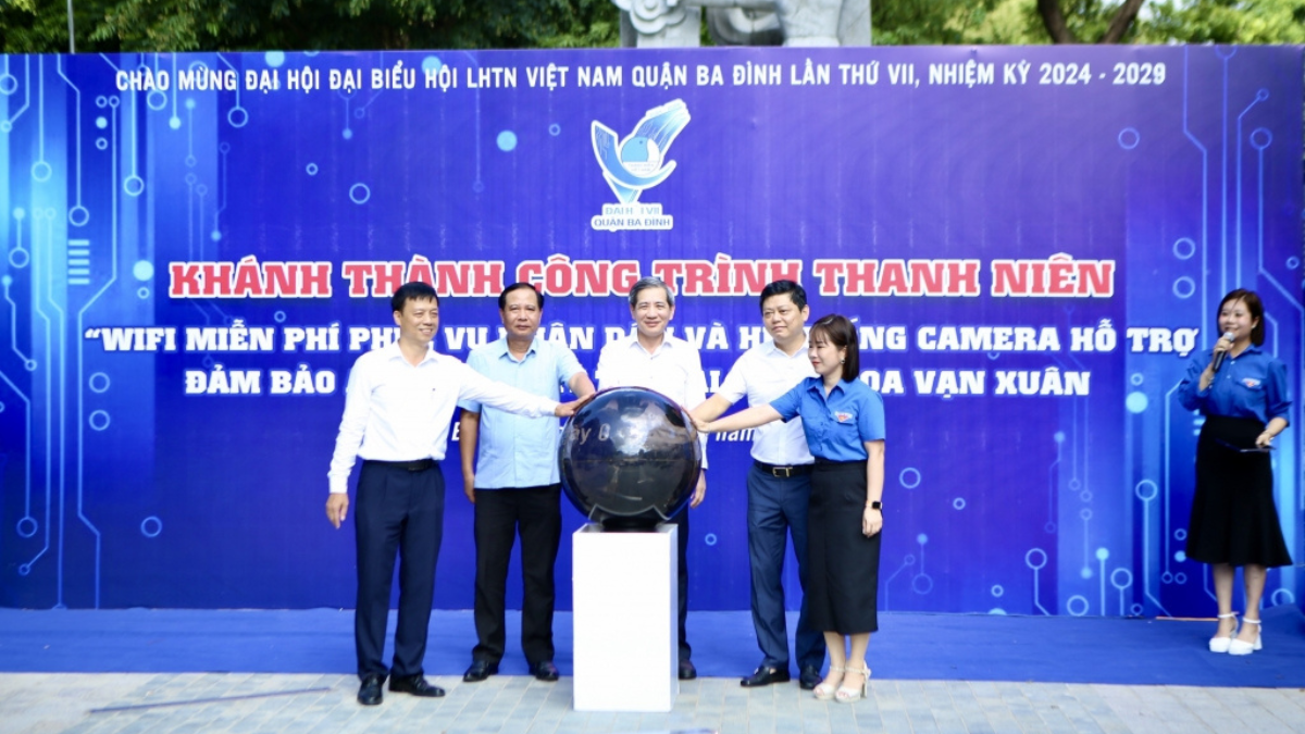 Lễ khánh thành wifi miễn phí tại vườn hoa Vạn Xuân